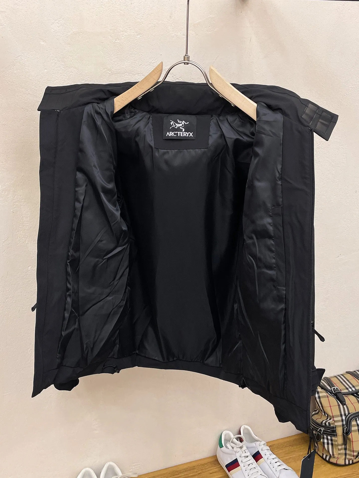 Same Style， ， 2026 New Arrival ， Original Premium Breathable ， ， ， Quality。 ， Sizes：M～3XL，